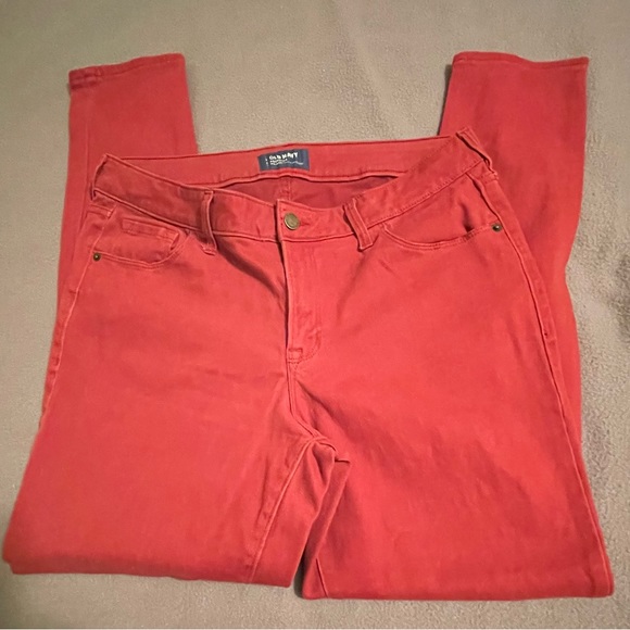 Old Navy Rockstar Mid-Rise Skinny Jeans. Rust, Size 12. - Picture 2 of 10